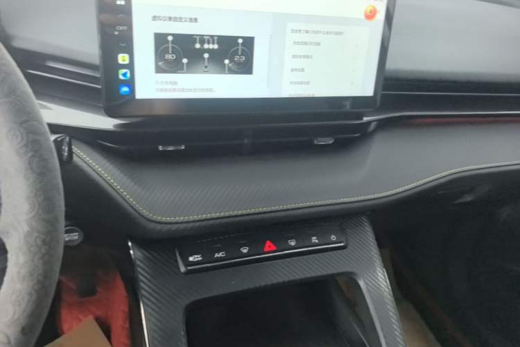 Used Haval H6S 2022 2.0T Two-Wheel Drive ZhiRun Version Audio And AC Panel