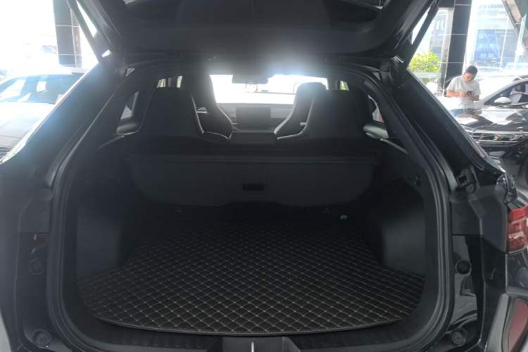 Used Haval H6S 2022 2.0T Two-Wheel Drive ZhiRun Version Trunk