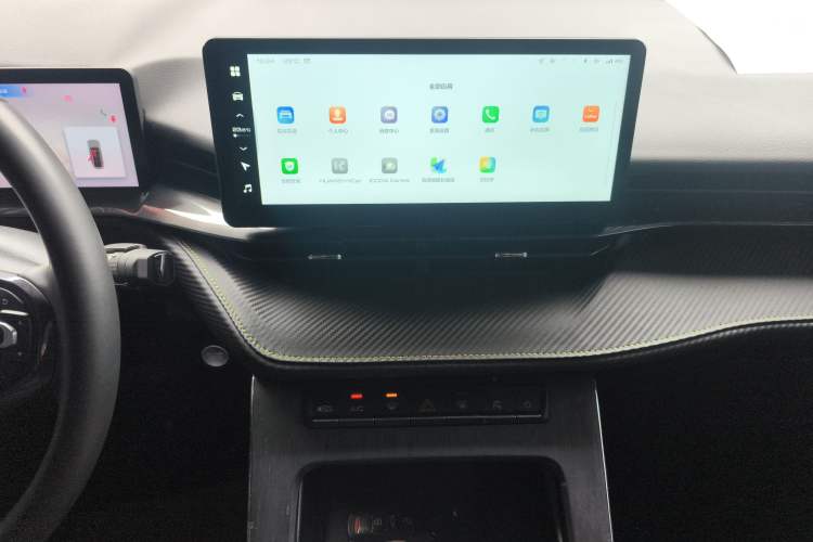 Used Haval H6S 2022 2.0T Two-Wheel Drive ZhiRun Version Audio And AC Panel