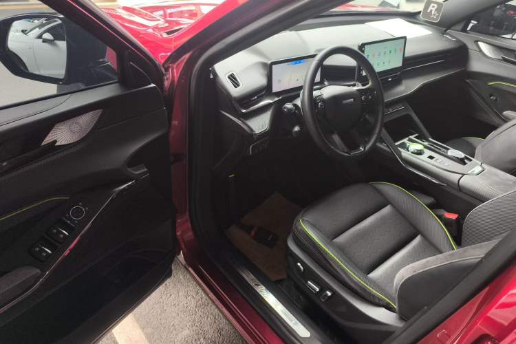 Used Haval H6S 2022 2.0T Two-Wheel Drive ZhiRun Version Driver Seat