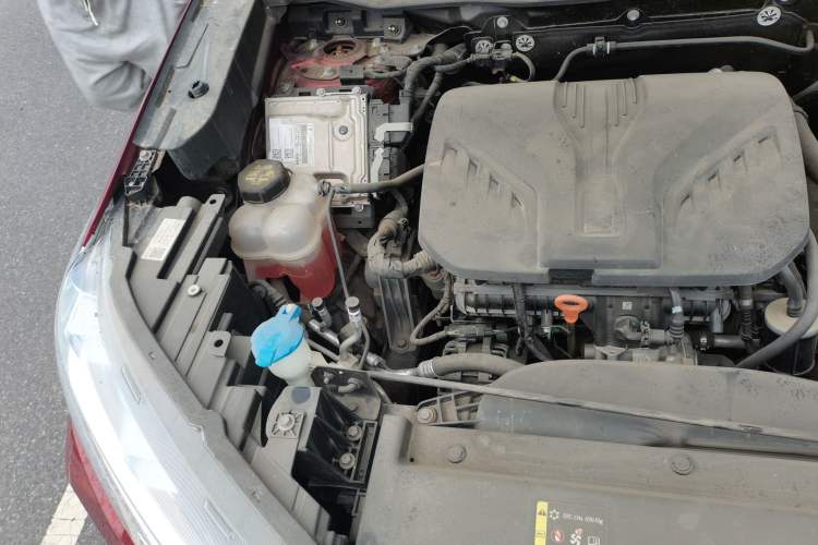 Used Haval H6S 2022 2.0T Two-Wheel Drive ZhiRun Version Engine Bay Right