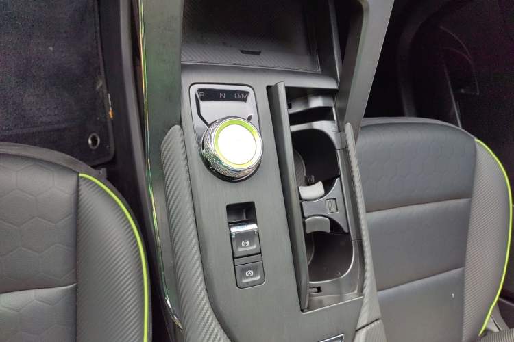 Used Haval H6S 2022 2.0T Two-Wheel Drive JoyRun Version Gear Lever