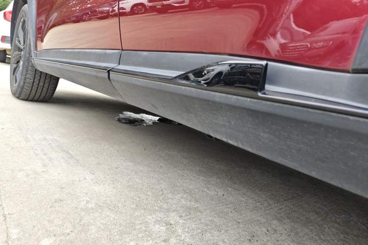 Used Haval H6S 2022 2.0T All-Wheel-Drive Trendy Sports Edition Left Side Sill