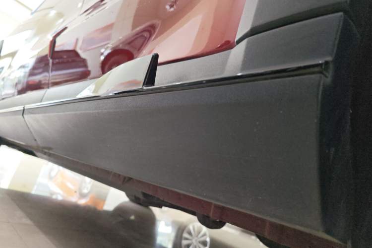 Used Haval H6S 2022 1.5T DHT ZhiRun Edition Left Side Sill