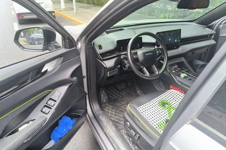 Used Haval H6S 2022 2.0T Two-Wheel Drive ZhiRun Version Driver Seat
