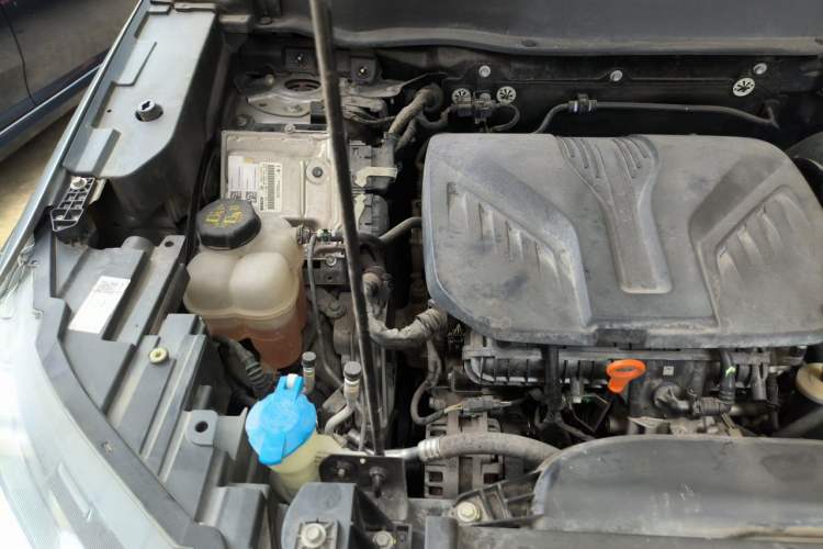 Used Haval H6S 2022 2.0T Two-Wheel Drive ZhiRun Version Engine Bay Right