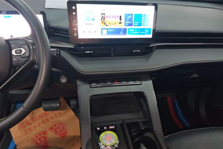 Used Haval H6S 2022 2.0T Two-Wheel Drive ZhiRun Version Audio And AC Panel