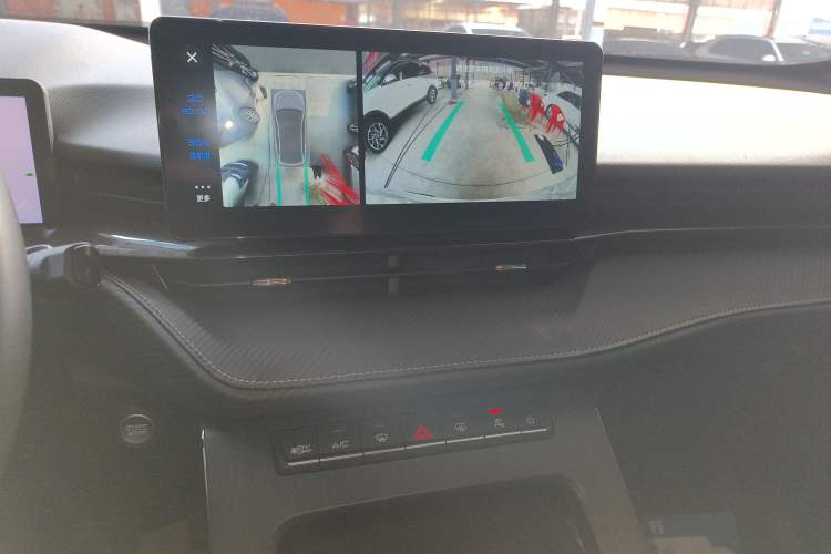 Used Haval H6S 2022 1.5T DHT Joyride Edition Audio And AC Panel