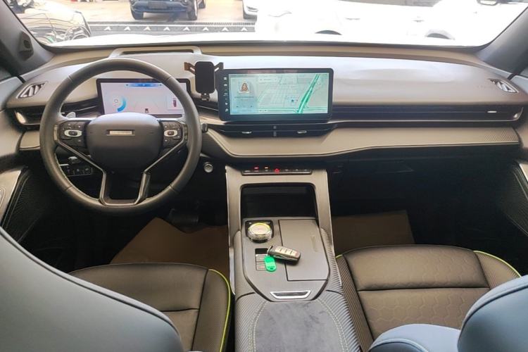 Used Haval H6S 2022 2.0T All-Wheel-Drive Trendy Sports Edition Center Console