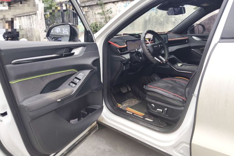 Used Haval H6S 2022 2.0T Two-Wheel Drive ZhiRun Version Driver Seat