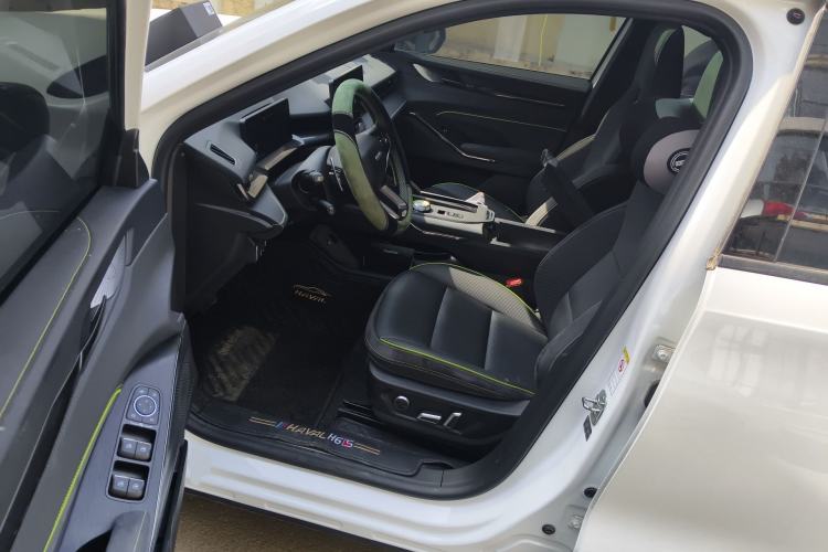 Used Haval H6S 2022 2.0T Two-Wheel Drive ZhiRun Version Driver Seat