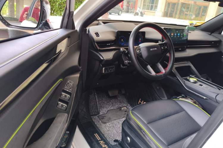 Used Haval H6S 2022 2.0T Two-Wheel Drive ZhiRun Version Driver Seat