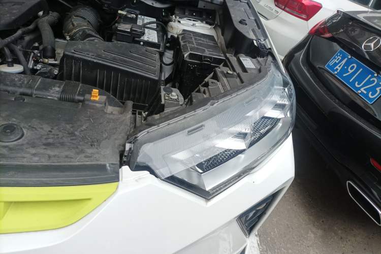 Used Haval H6S 2022 2.0T Two-Wheel Drive JoyRun Version Engine Bay Left
