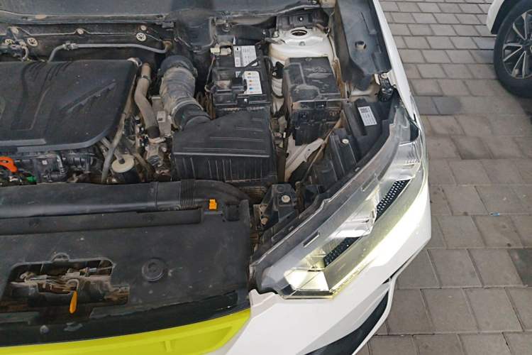 Used Haval H6S 2022 2.0T Two-Wheel Drive ZhiRun Version Engine Bay Left