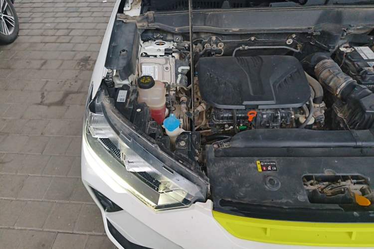 Used Haval H6S 2022 2.0T Two-Wheel Drive ZhiRun Version Engine Bay Right