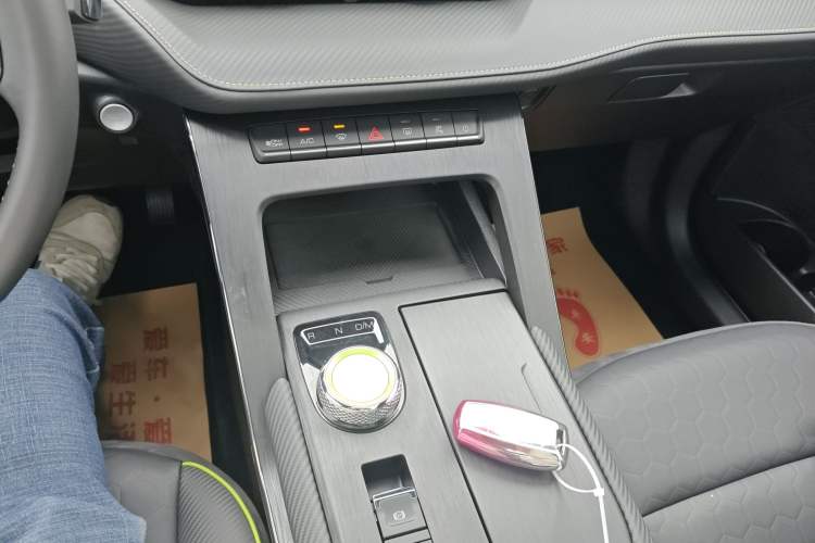 Used Haval H6S 2022 2.0T Two-Wheel Drive ZhiRun Version Gear Lever