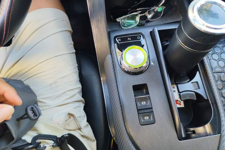 Used Haval H6S 2022 1.5T DHT ZhiRun Edition Gear Lever