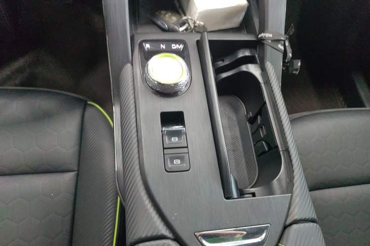 Used Haval H6S 2022 2.0T Two-Wheel Drive JoyRun Version Gear Lever