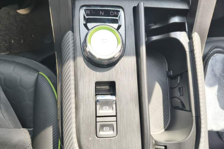 Used Haval H6S 2022 2.0T Two-Wheel Drive ZhiRun Version Gear Lever
