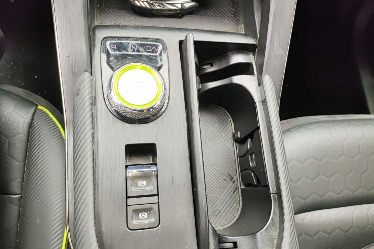 Used Haval H6S 2022 2.0T Two-Wheel Drive JoyRun Version Gear Lever