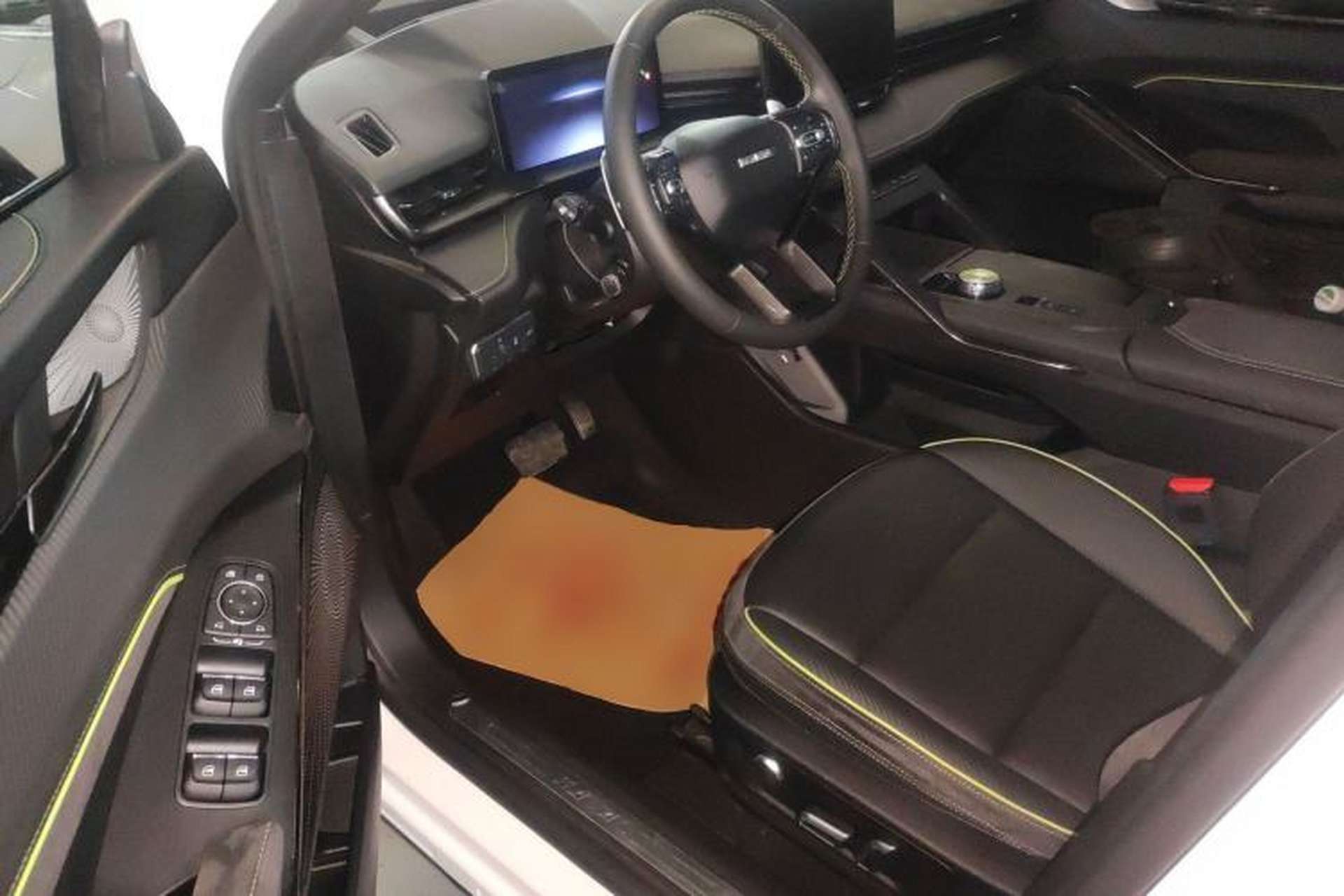 Used Haval H6S 2022 2.0T Two-Wheel Drive ZhiRun Version Interior 3