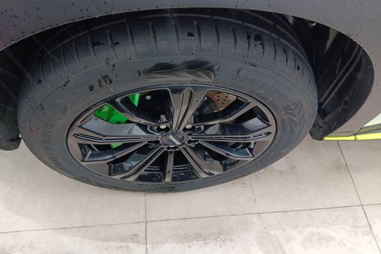 Used Haval H6S 2022 1.5T DHT Joyride Edition Left Front Wheel Hub