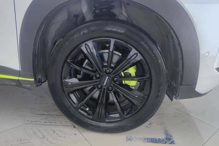 Used Haval H6S 2022 2.0T All-Wheel-Drive Trendy Sports Edition Left Rear Wheel Hub