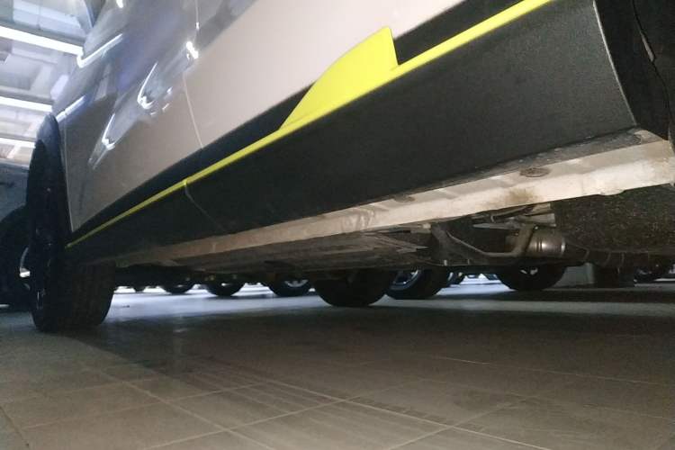 Used Haval H6S 2022 2.0T Two-Wheel Drive ZhiRun Version Left Side Sill