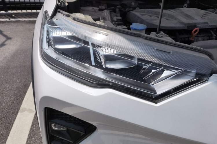 Used Haval H6S 2022 2.0T Two-Wheel Drive ZhiRun Version Right Front Headlight