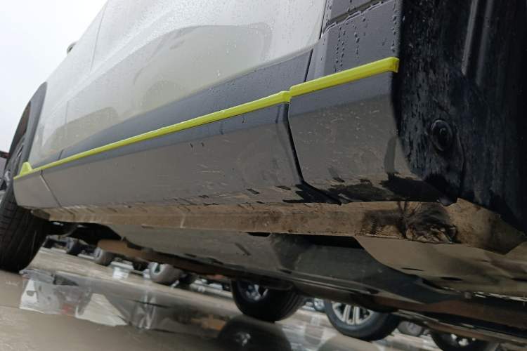 Used Haval H6S 2022 1.5T DHT Joyride Edition Right Side Sill