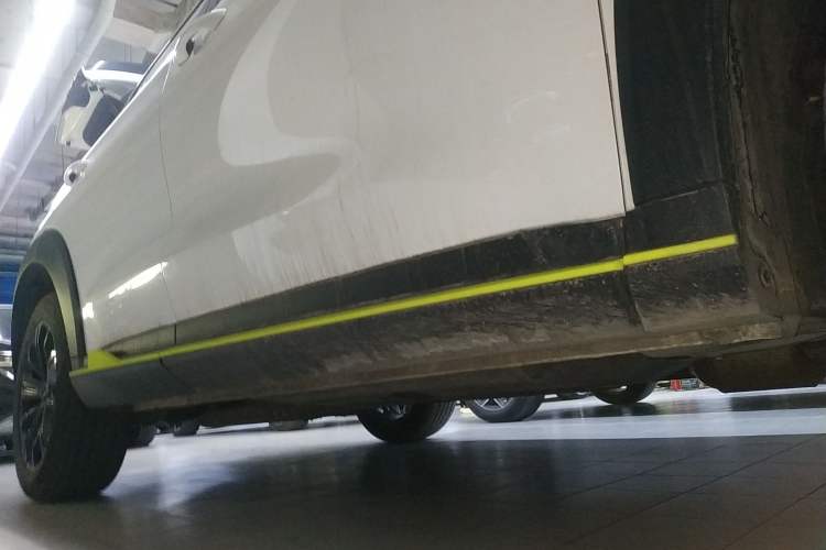 Used Haval H6S 2022 2.0T Two-Wheel Drive ZhiRun Version Right Side Sill