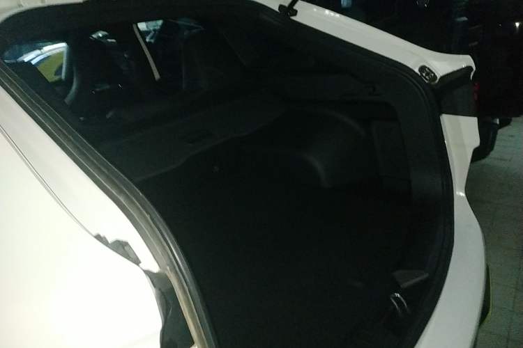 Used Haval H6S 2022 2.0T Two-Wheel Drive ZhiRun Version Trunk