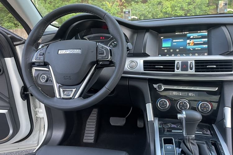 Used Haval H7 2019 2.0T Enjoyment Model China VI Standard Interior 4