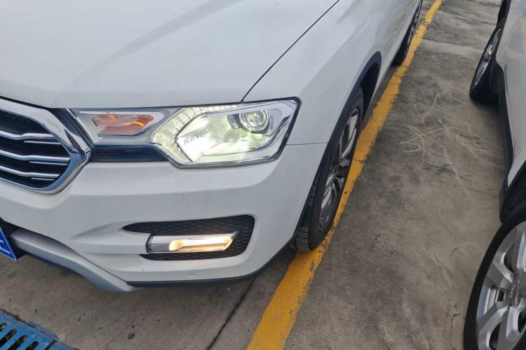 Used Haval H7 2017 Blue-Label H7L 2.0T Automatic Luxury Model Left Front Headlight