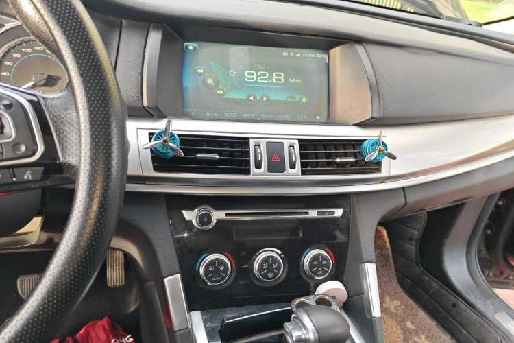 Used Haval H7 2016 Blue-Label H7 2.0T Automatic Luxury Model Audio And AC Panel