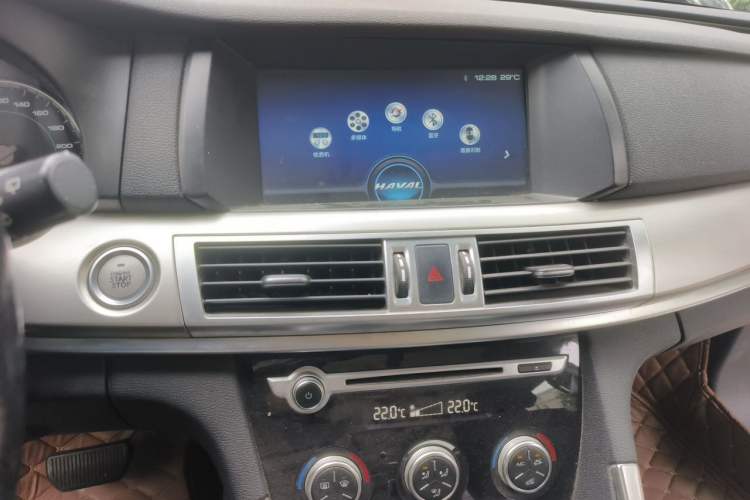 Used Haval H7 2016 Blue-Label H7 2.0T Automatic Luxury Model Audio And AC Panel