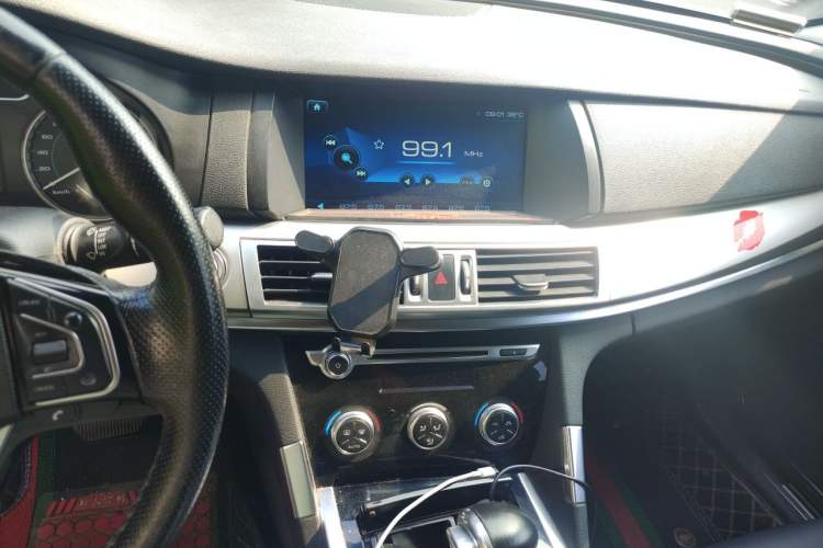 Used Haval H7 2016 Blue-Label H7 2.0T Automatic Elite Model Audio And AC Panel
