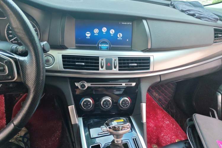 Used Haval H7 2016 Blue-Label H7 2.0T Automatic Luxury Model Audio And AC Panel