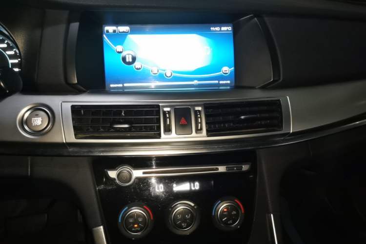 Used Haval H7 2016 Blue-Label H7 2.0T Automatic Luxury Model Audio And AC Panel
