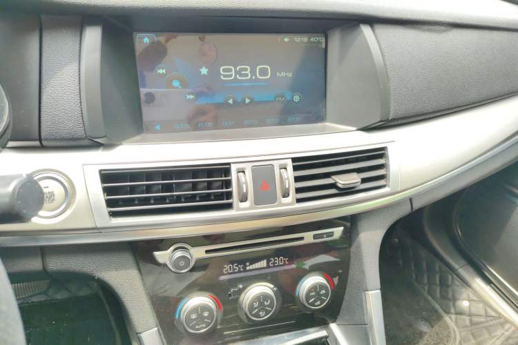 Used Haval H7 2016 Blue-Label H7 2.0T Automatic Elite Model Audio And AC Panel