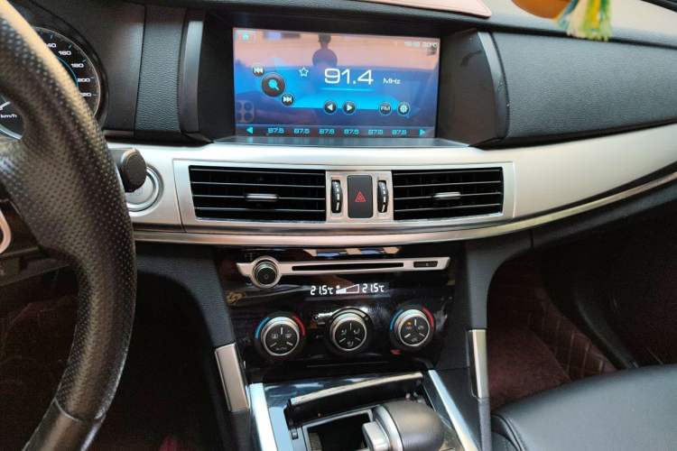 Used Haval H7 2016 Blue-Label H7 2.0T Automatic Elite Model Audio And AC Panel