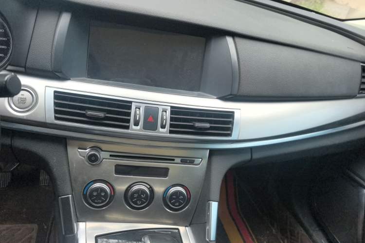 Used Haval H7 2016 Blue-Label H7 2.0T Automatic Elite Model Audio And AC Panel