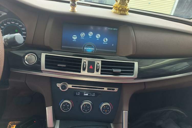Used Haval H7 2016 Blue-Label H7 2.0T Automatic Luxury Model Audio And AC Panel