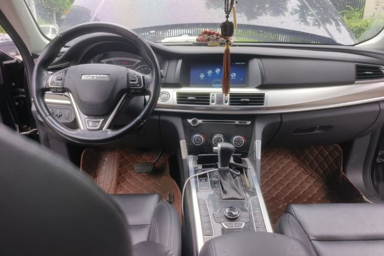 Used Haval H7 2016 Blue-Label H7 2.0T Automatic Luxury Model Center Console
