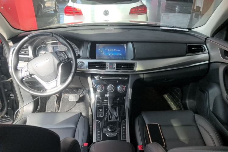 Used Haval H7 2016 Blue-Label H7 2.0T Automatic Luxury Model Center Console