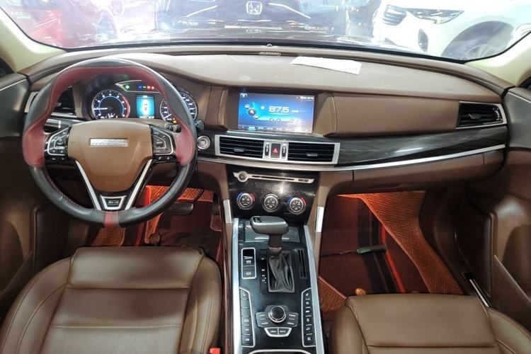 Used Haval H7 2016 Blue-Label H7 2.0T Automatic Luxury Model Center Console