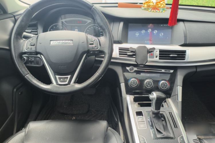 Used Haval H7 2016 Blue-Label H7 2.0T Automatic Luxury Model Center Console