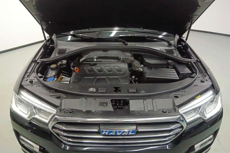 Used Haval H7 2016 Blue-Label H7 2.0T Automatic Luxury Model Engine Bay