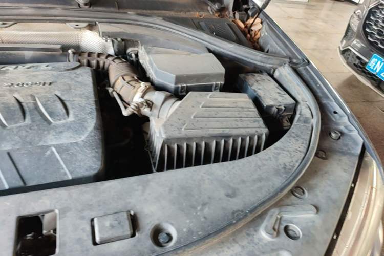 Used Haval H7 2016 Blue-Label H7 2.0T Automatic Elite Model Engine Bay Left