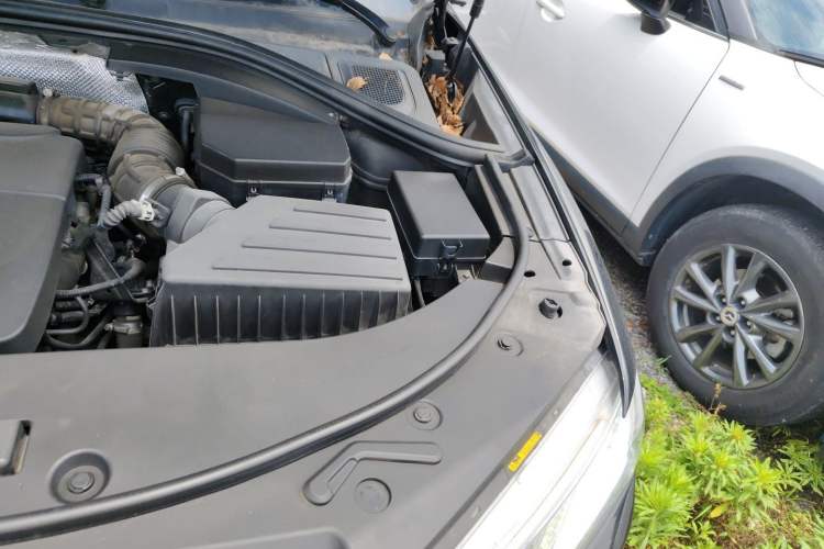 Used Haval H7 2016 Blue-Label H7 2.0T Automatic Elite Model Engine Bay Left